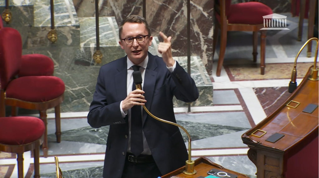 Paul Midy, le rapporteur de la commission spéciale du Sénat créée pour travailler sur ce projet de loi SREN, s'exprimant après l'adoption de la loi à l'Assemblée Nationale.